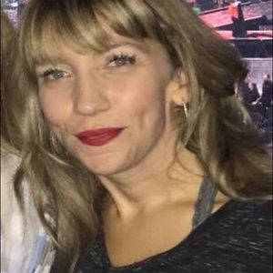 Meet your Posher, Angela